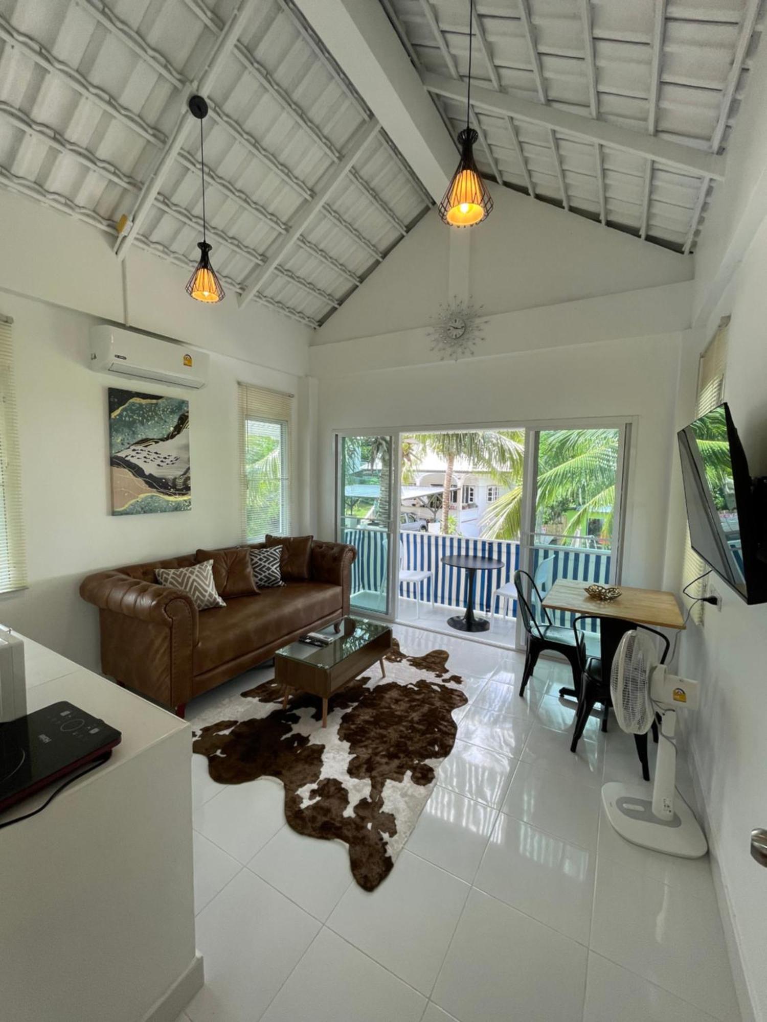 Kata Hillside Hideaway Villa Ban Kata Dış mekan fotoğraf