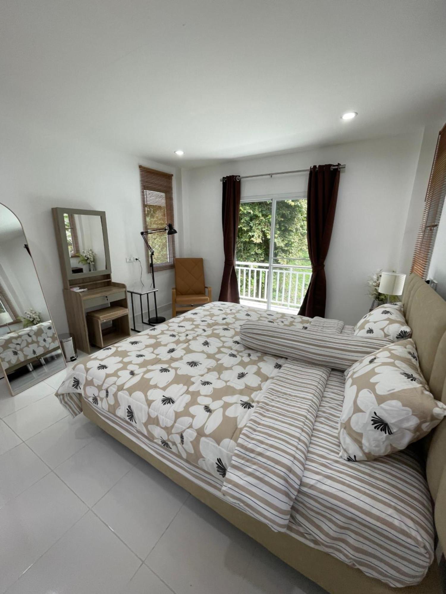 Kata Hillside Hideaway Villa Ban Kata Dış mekan fotoğraf